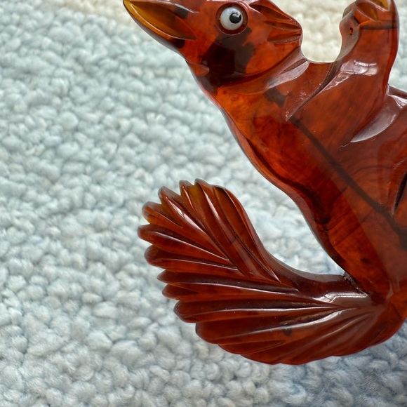 Vintage Bakelite Squirrel Brooch - Picture 4 of 5